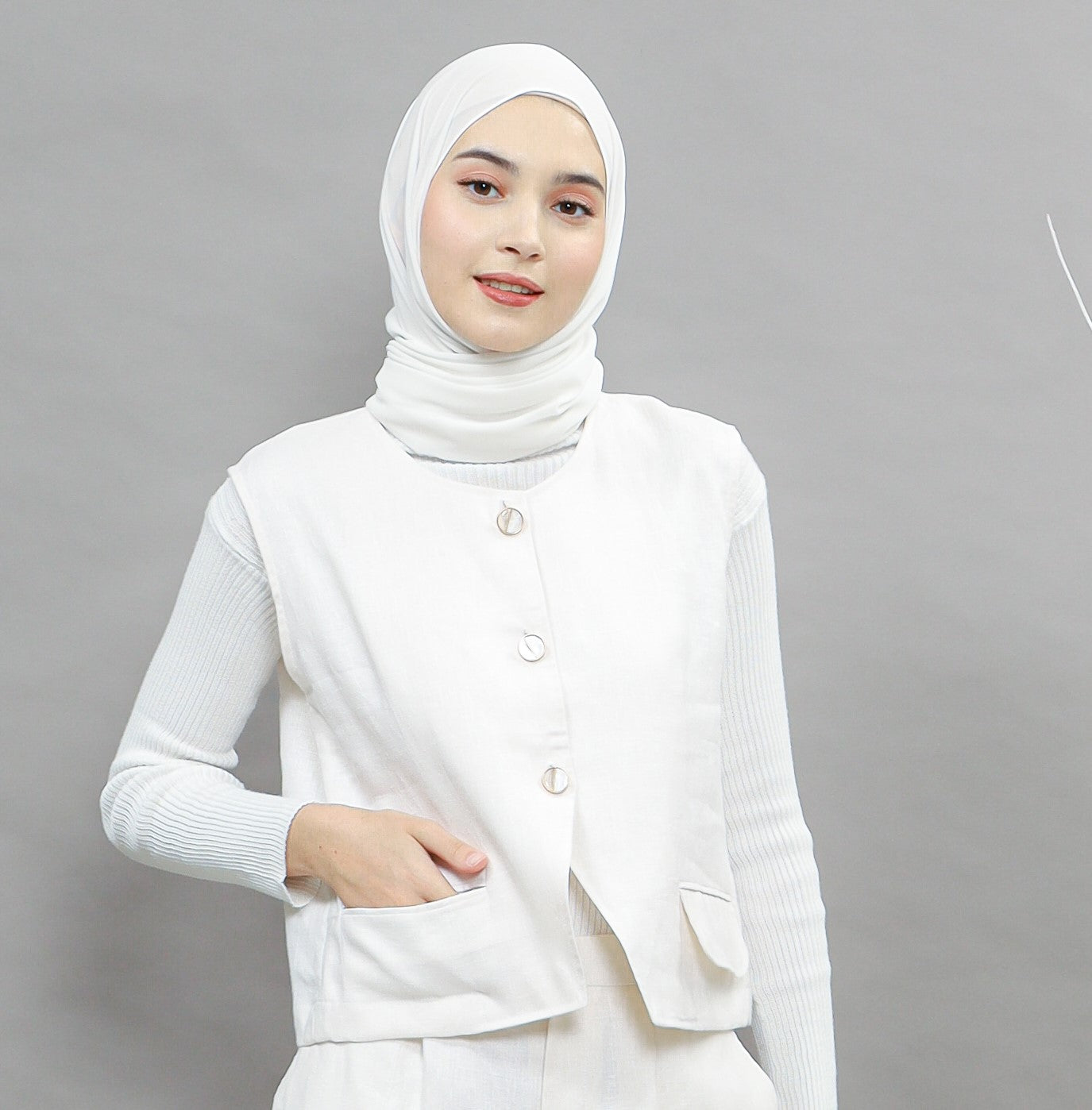 Zenia Crop Vest Broken White