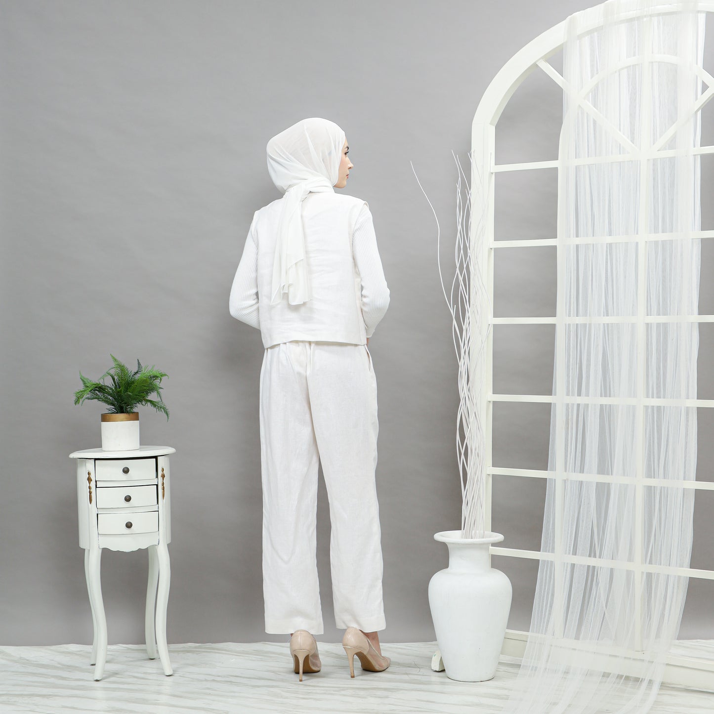 Zenia Crop Vest Broken White