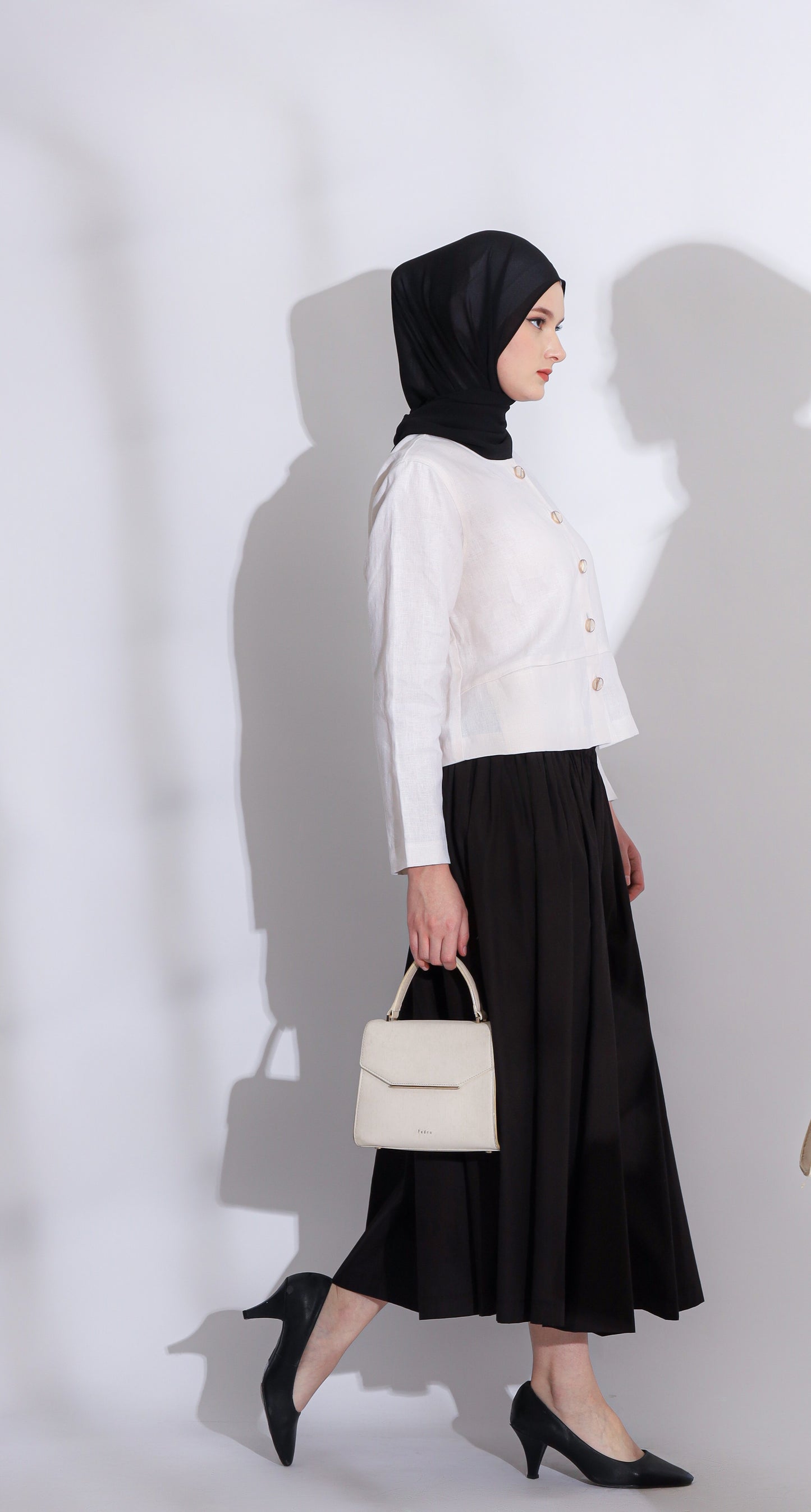 Hera Linen Outer Broken White