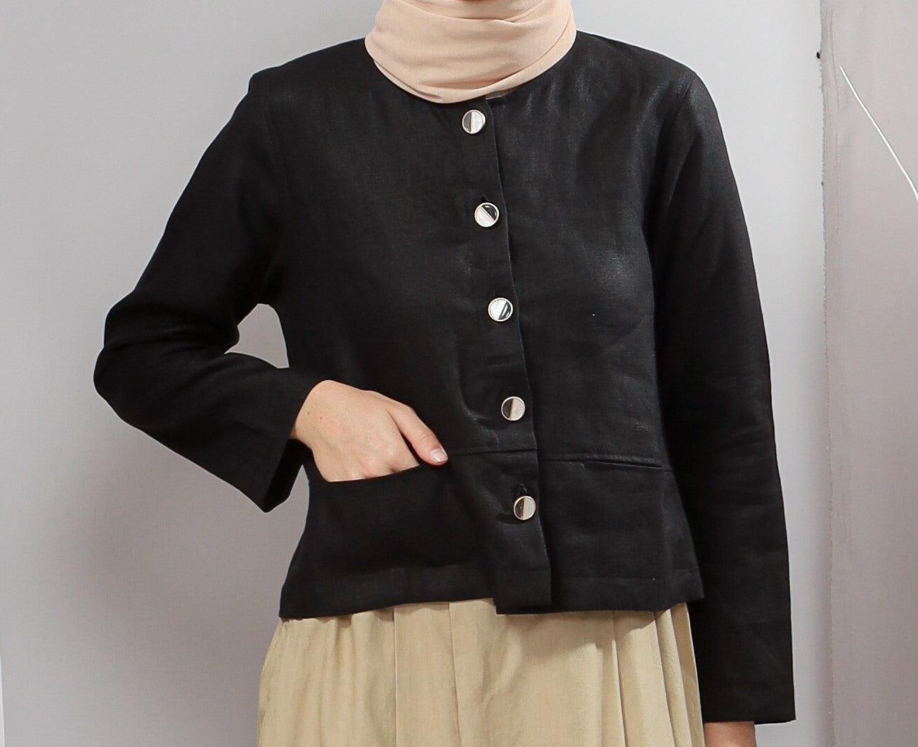 Hera Linen Outer Black